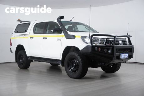 White 2019 Toyota Hilux Double Cab Pick Up SR (4X4)
