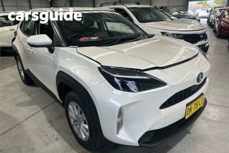 White 2022 Toyota Yaris Cross Wagon GX