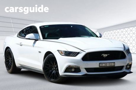 White 2016 Ford Mustang Coupe Fastback GT 5.0 V8