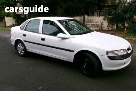 White 1998 Holden Vectra Sedan GL
