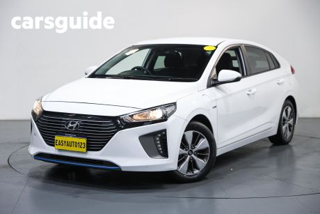 White 2019 Hyundai Ioniq Hatchback Plug-IN Hybrid Elite
