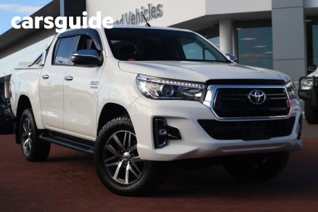 White 2019 Toyota Hilux Double Cab Pick Up SR5 (4X4)