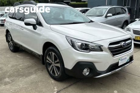 White 2018 Subaru Outback Wagon 2.5I