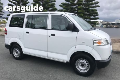 White 2016 Suzuki APV Van