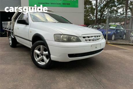 White 2004 Ford Falcon Cab Chassis RTV
