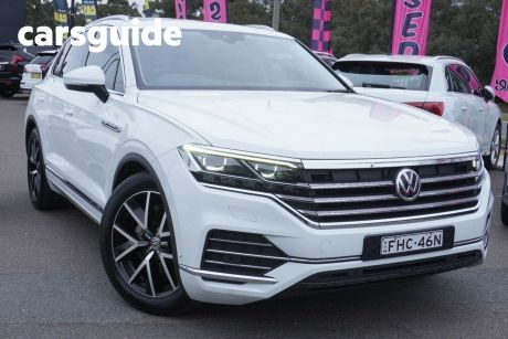White 2019 Volkswagen Touareg Wagon Launch Edition
