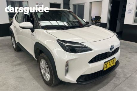 White 2022 Toyota Yaris Cross Wagon GX Hybrid