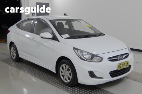 White 2014 Hyundai Accent Sedan Active