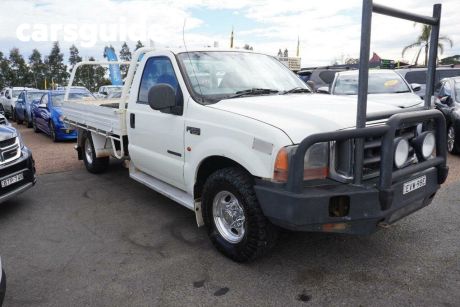 White 2002 Ford F350 Cab Chassis XLT
