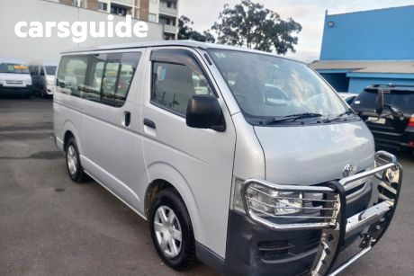 2008 Toyota HiAce Commercial