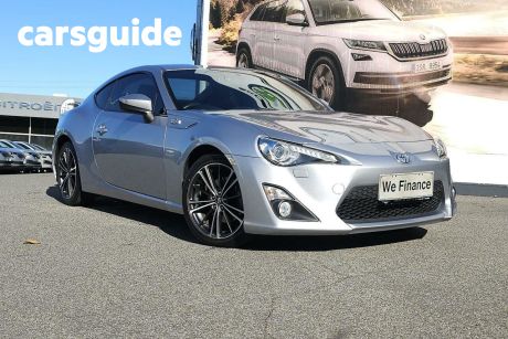 Silver 2015 Toyota 86 Coupe GTS