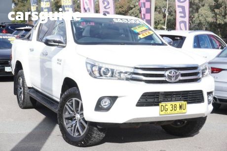 White 2018 Toyota Hilux Dual Cab Utility SR5 (4X4)