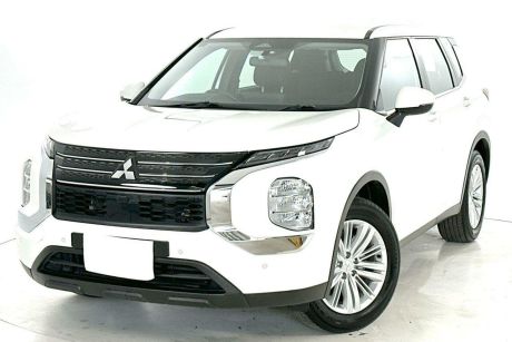 White 2022 Mitsubishi Outlander Wagon ES 7 Seat (2WD)