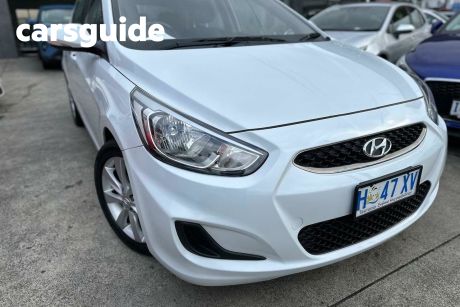 White 2018 Hyundai Accent Hatchback Sport