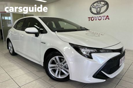 White 2019 Toyota Corolla Hatch Ascent