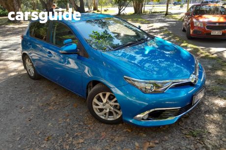 Blue 2016 Toyota Corolla Hatchback Ascent Sport
