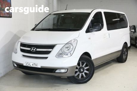 White 2015 Hyundai Imax Wagon