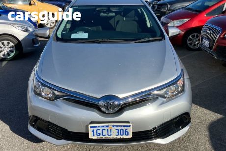 Silver 2016 Toyota Corolla Hatchback Ascent