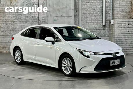 White 2022 Toyota Corolla Sedan Ascent Sport + Navigation