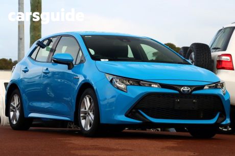 Blue 2018 Toyota Corolla Hatchback Ascent Sport (hybrid)
