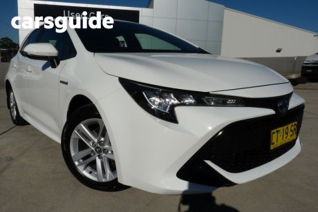 White 2019 Toyota Corolla Hatchback Ascent Sport (hybrid)