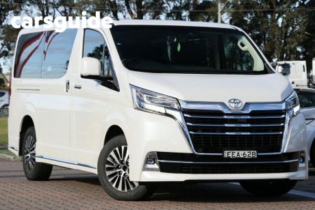 White 2019 Toyota Granvia Wagon VX (6 Seats)
