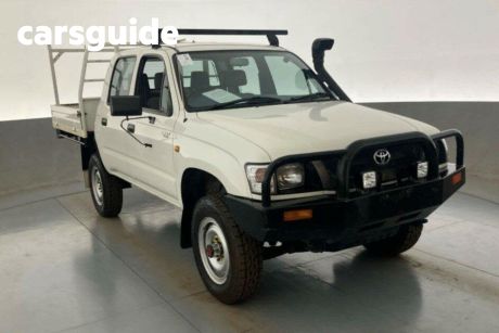 White 2004 Toyota Hilux Dual Cab Pick-up (4X4)
