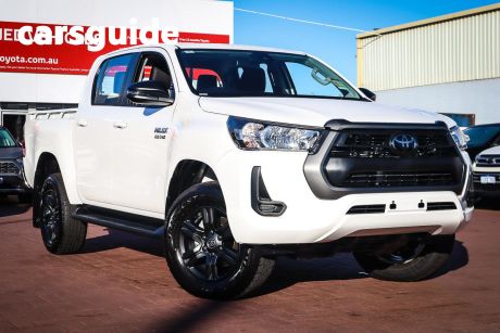 White 2023 Toyota Hilux Double Cab Pick Up SR (4X4)