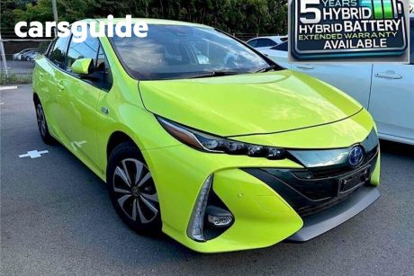 Green 2018 Toyota Prius OtherCar SEDAN