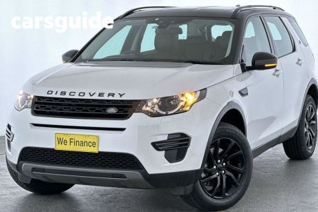 White 2018 Land Rover Discovery Sport Wagon SE