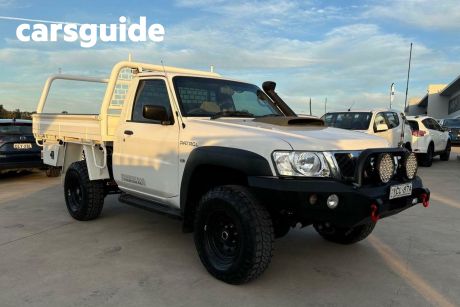 White 2016 Nissan Patrol Coil Cab Chassis ST (4X4)