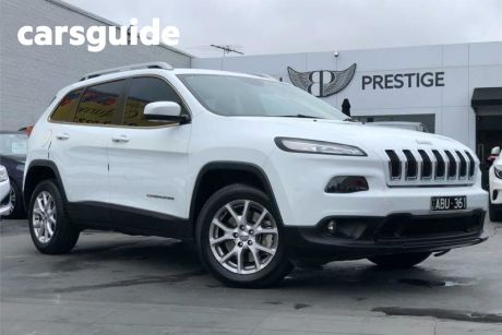 White 2014 Jeep Cherokee Wagon Longitude (4X4)