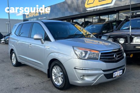 Silver 2014 Ssangyong Stavic Wagon