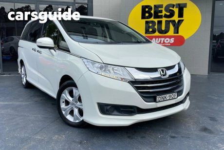 White 2017 Honda Odyssey Wagon VTI