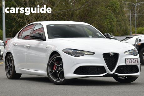 White 2022 Alfa Romeo Giulia Sedan Veloce