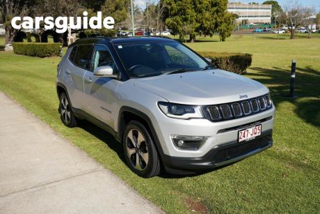 Silver 2018 Jeep Compass Wagon Limited (4X4)