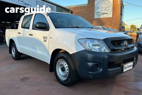 White 2010 Toyota Hilux Dual Cab Pick-up Workmate