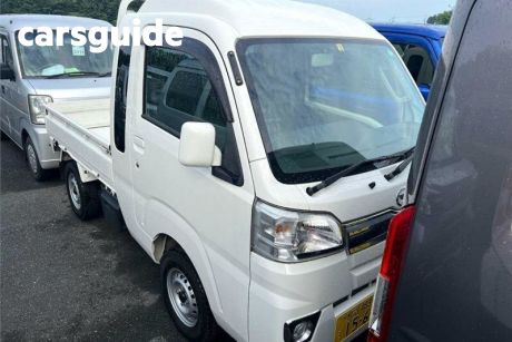 White 2015 Daihatsu Hijet Ute Tray