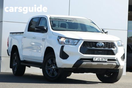 White 2024 Toyota Hilux Double Cab Pick Up SR (4X4)