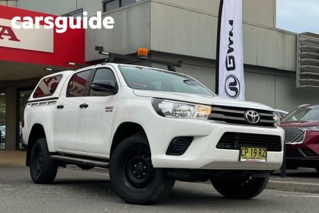 White 2018 Toyota Hilux Dual Cab Utility SR (4X4)