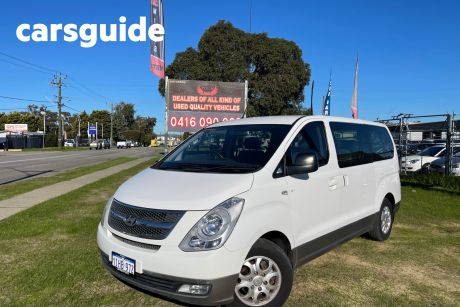 White 2011 Hyundai Imax Wagon