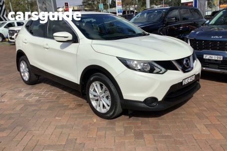 White 2016 Nissan Qashqai Wagon ST (4X2)