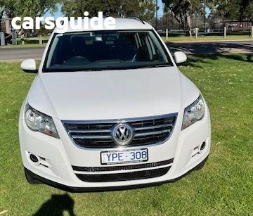 White 2011 Volkswagen Tiguan Wagon 125 Tsi