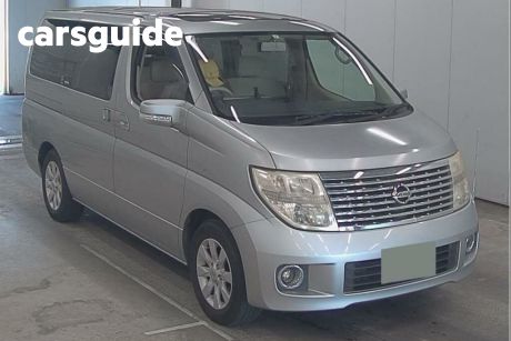 Silver 2005 Nissan Elgrand Commercial Luxury 8 Seater 4WD Sunroof