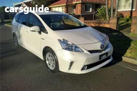 White 2013 Toyota Prius Wagon Alpha