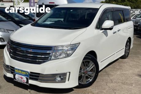 White 2010 Nissan Elgrand Wagon