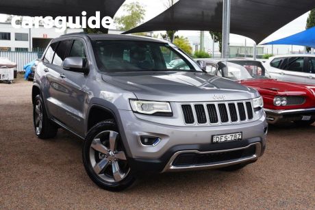Silver 2015 Jeep Grand Cherokee Wagon Limited (4X4)