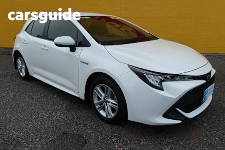 White 2020 Toyota Corolla Hatchback Ascent Sport (hybrid)