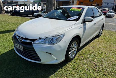 White 2016 Toyota Camry Sedan Altise Hybrid