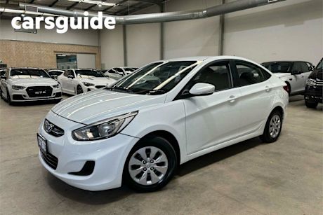 White 2015 Hyundai Accent Sedan Active